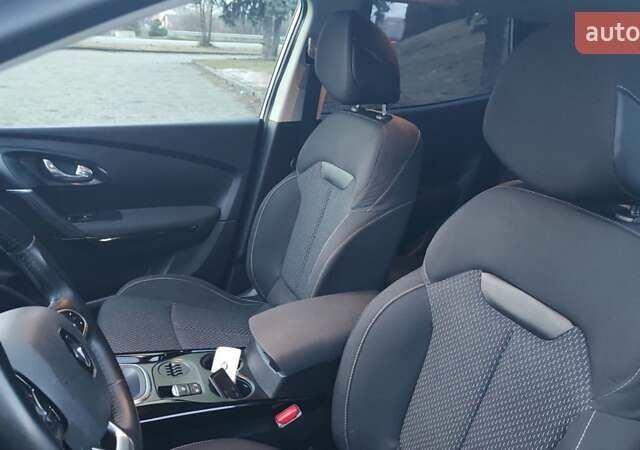 Серый Рено Kadjar, объемом двигателя 1.46 л и пробегом 159 тыс. км за 15200 $, фото 12 на Automoto.ua