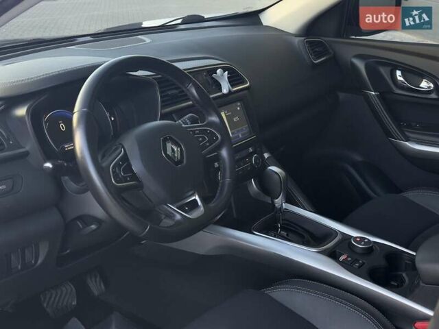 Серый Рено Kadjar, объемом двигателя 1.46 л и пробегом 124 тыс. км за 16500 $, фото 7 на Automoto.ua