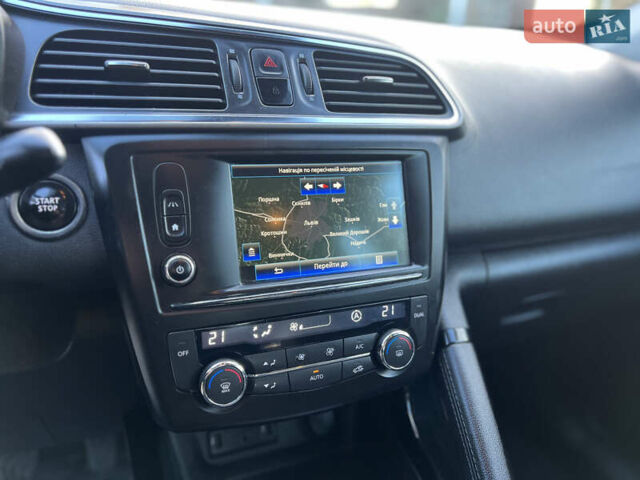 Серый Рено Kadjar, объемом двигателя 1.5 л и пробегом 199 тыс. км за 12900 $, фото 26 на Automoto.ua