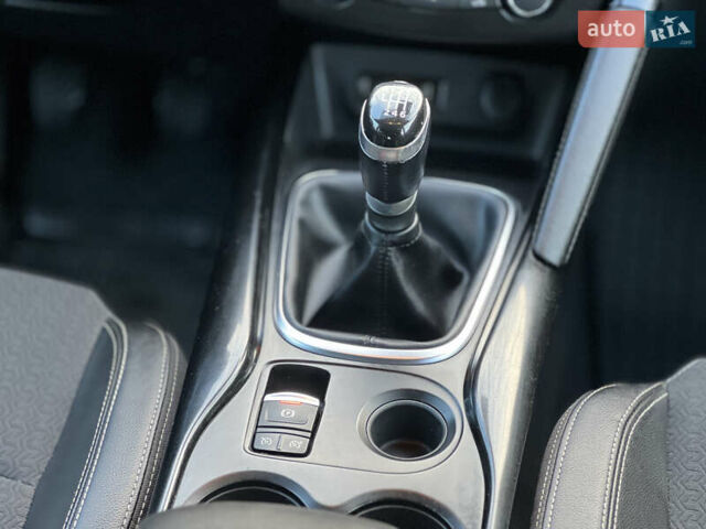 Серый Рено Kadjar, объемом двигателя 1.5 л и пробегом 199 тыс. км за 12900 $, фото 34 на Automoto.ua