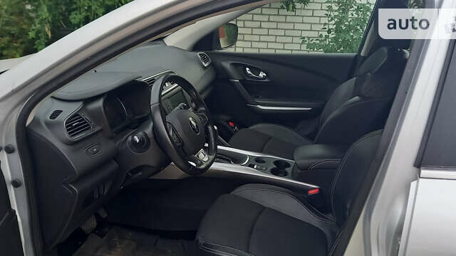 Серый Рено Kadjar, объемом двигателя 1.46 л и пробегом 66 тыс. км за 18450 $, фото 4 на Automoto.ua