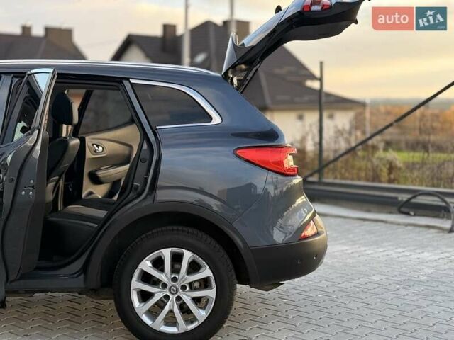 Серый Рено Kadjar, объемом двигателя 1.46 л и пробегом 124 тыс. км за 16500 $, фото 51 на Automoto.ua