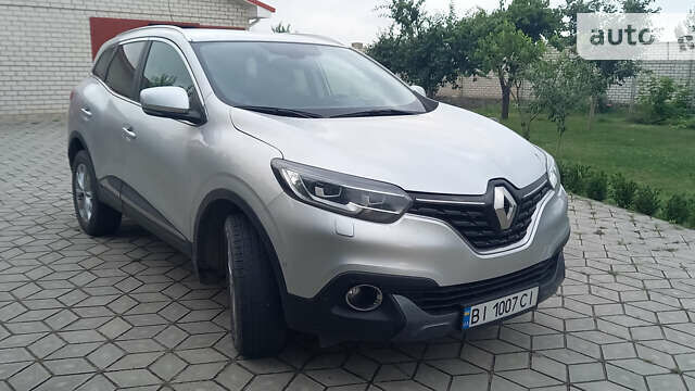 Серый Рено Kadjar, объемом двигателя 1.46 л и пробегом 66 тыс. км за 18450 $, фото 3 на Automoto.ua