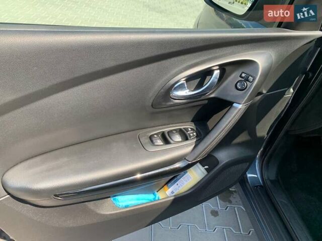 Серый Рено Kadjar, объемом двигателя 1.5 л и пробегом 171 тыс. км за 15700 $, фото 34 на Automoto.ua