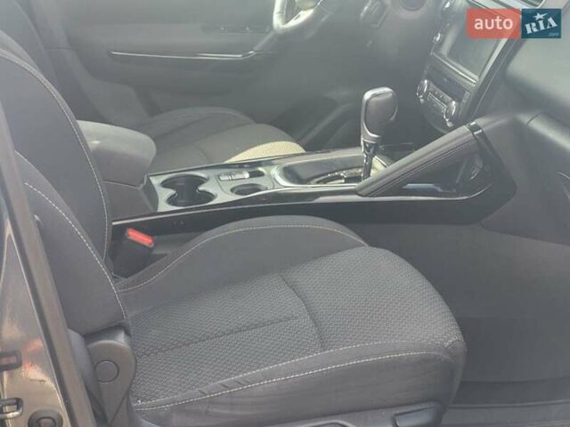Серый Рено Kadjar, объемом двигателя 1.5 л и пробегом 254 тыс. км за 17000 $, фото 10 на Automoto.ua