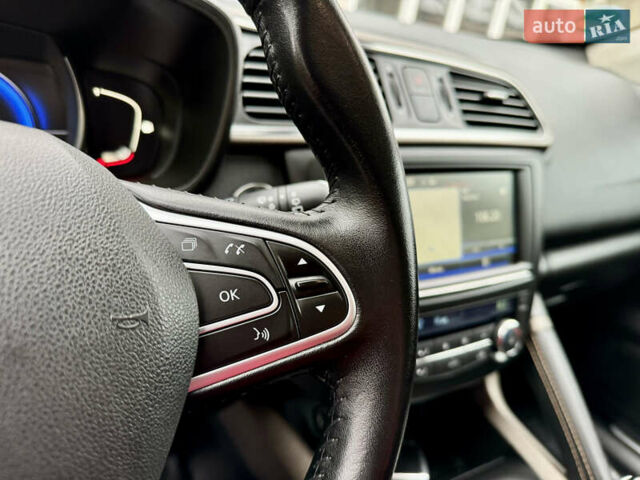 Серый Рено Kadjar, объемом двигателя 1.6 л и пробегом 170 тыс. км за 16850 $, фото 73 на Automoto.ua