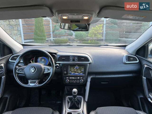 Серый Рено Kadjar, объемом двигателя 1.5 л и пробегом 199 тыс. км за 12900 $, фото 29 на Automoto.ua