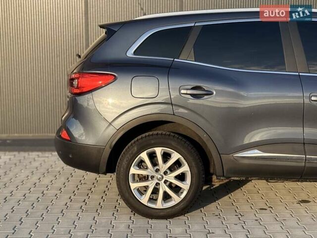 Серый Рено Kadjar, объемом двигателя 1.46 л и пробегом 124 тыс. км за 16500 $, фото 14 на Automoto.ua