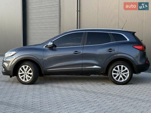 Серый Рено Kadjar, объемом двигателя 1.46 л и пробегом 124 тыс. км за 16500 $, фото 4 на Automoto.ua