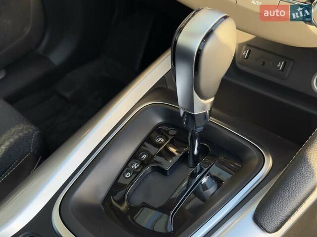 Серый Рено Kadjar, объемом двигателя 1.46 л и пробегом 124 тыс. км за 16500 $, фото 21 на Automoto.ua