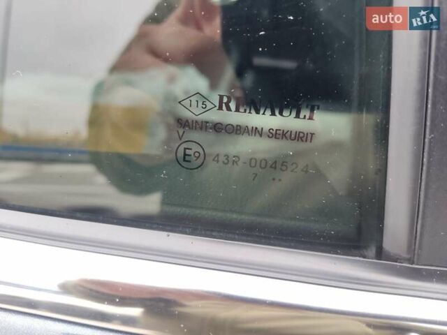 Серый Рено Kadjar, объемом двигателя 1.46 л и пробегом 191 тыс. км за 18900 $, фото 17 на Automoto.ua