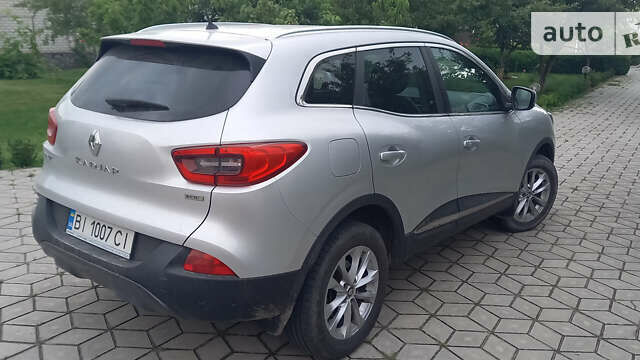 Серый Рено Kadjar, объемом двигателя 1.46 л и пробегом 66 тыс. км за 18450 $, фото 2 на Automoto.ua