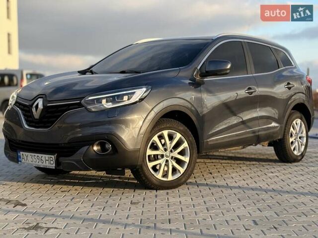 Серый Рено Kadjar, объемом двигателя 1.46 л и пробегом 124 тыс. км за 16500 $, фото 60 на Automoto.ua