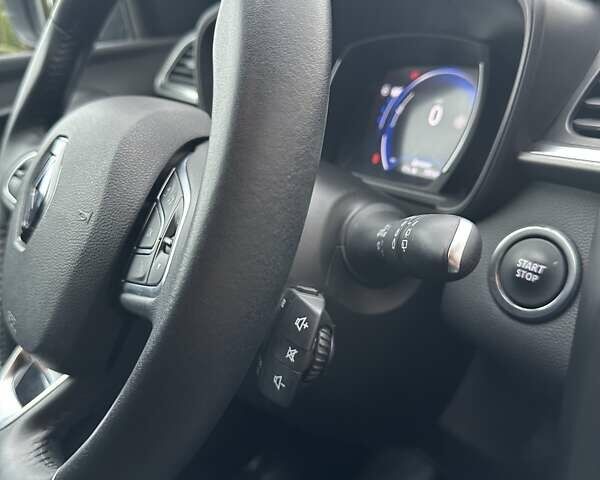 Серый Рено Kadjar, объемом двигателя 1.46 л и пробегом 152 тыс. км за 16999 $, фото 88 на Automoto.ua