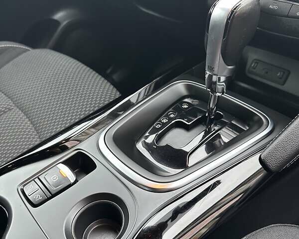 Серый Рено Kadjar, объемом двигателя 1.46 л и пробегом 152 тыс. км за 16999 $, фото 84 на Automoto.ua