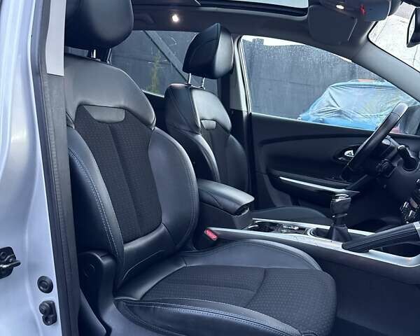 Рено Kadjar 2018 в Луцке на Automoto.ua Серый Рено Kadjar, объемом двигателя 1.6 л и пробегом 201 тыс. км за 12300 $, фото 30 на Automoto.ua
