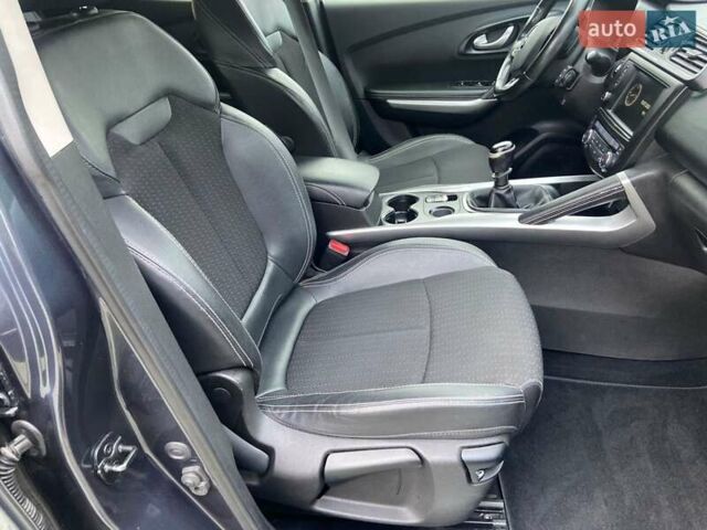 Серый Рено Kadjar, объемом двигателя 1.5 л и пробегом 77 тыс. км за 15500 $, фото 47 на Automoto.ua