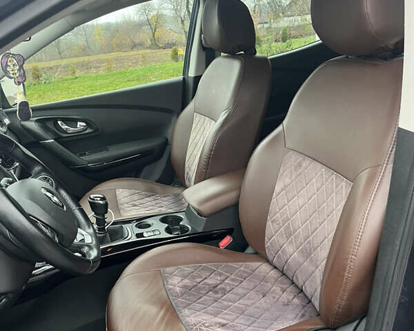 Серый Рено Kadjar, объемом двигателя 1.46 л и пробегом 213 тыс. км за 17100 $, фото 9 на Automoto.ua