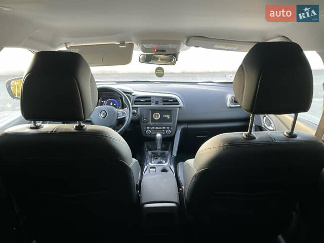 Серый Рено Kadjar, объемом двигателя 1.5 л и пробегом 195 тыс. км за 15700 $, фото 32 на Automoto.ua