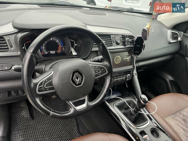 Серый Рено Kadjar, объемом двигателя 1.46 л и пробегом 213 тыс. км за 17100 $, фото 10 на Automoto.ua