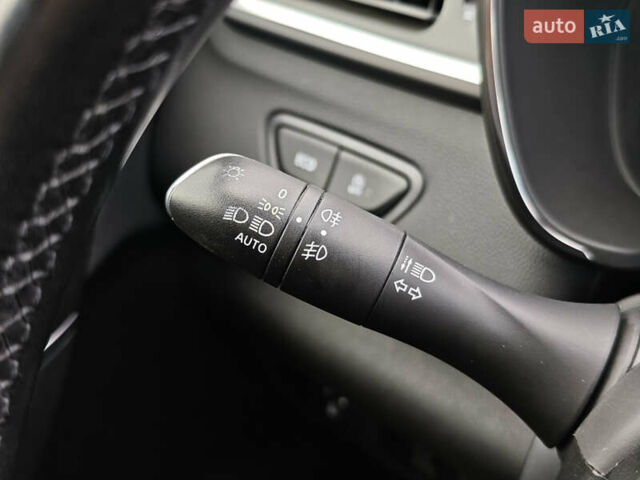 Рено Kadjar 2018 в Луцке на Automoto.ua Серый Рено Kadjar, объемом двигателя 1.5 л и пробегом 116 тыс. км за 20700 $, фото 33 на Automoto.ua