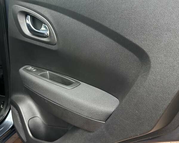Серый Рено Kadjar, объемом двигателя 1.46 л и пробегом 152 тыс. км за 16999 $, фото 70 на Automoto.ua