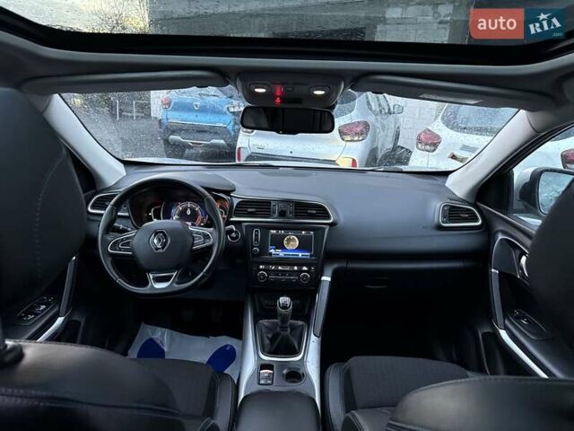Рено Kadjar 2018 в Луцке на Automoto.ua Серый Рено Kadjar, объемом двигателя 1.6 л и пробегом 201 тыс. км за 12300 $, фото 37 на Automoto.ua