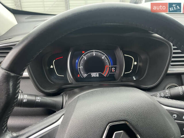 Серый Рено Kadjar, объемом двигателя 1.46 л и пробегом 213 тыс. км за 17100 $, фото 11 на Automoto.ua