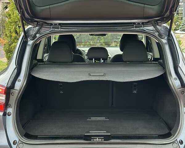 Серый Рено Kadjar, объемом двигателя 1.46 л и пробегом 152 тыс. км за 16999 $, фото 116 на Automoto.ua