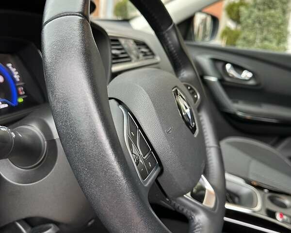 Серый Рено Kadjar, объемом двигателя 1.46 л и пробегом 152 тыс. км за 16999 $, фото 59 на Automoto.ua