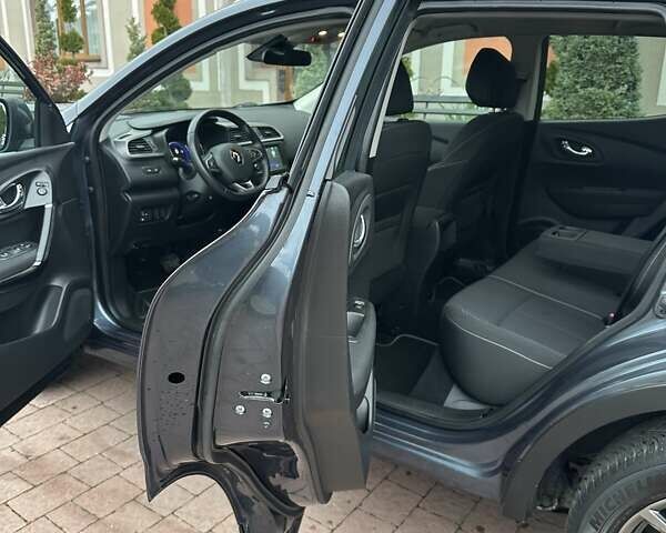 Серый Рено Kadjar, объемом двигателя 1.46 л и пробегом 152 тыс. км за 16999 $, фото 97 на Automoto.ua