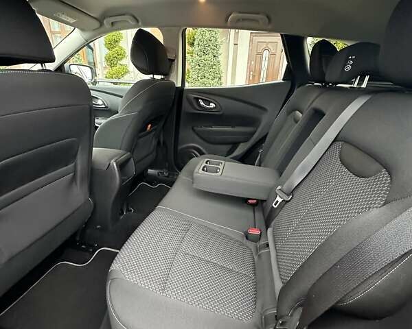 Серый Рено Kadjar, объемом двигателя 1.46 л и пробегом 152 тыс. км за 16999 $, фото 69 на Automoto.ua