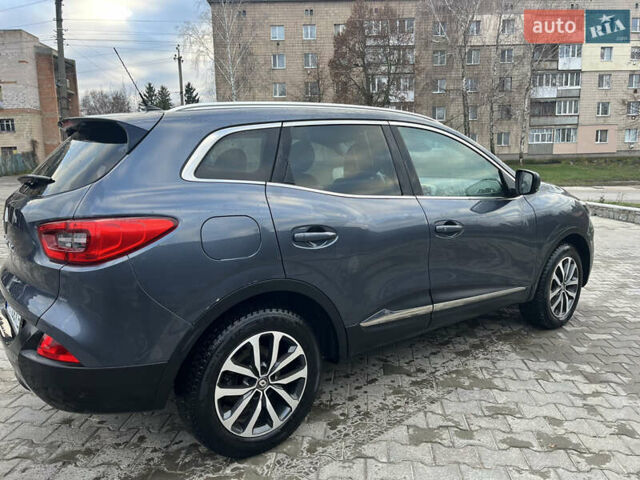 Серый Рено Kadjar, объемом двигателя 1.46 л и пробегом 213 тыс. км за 17100 $, фото 3 на Automoto.ua
