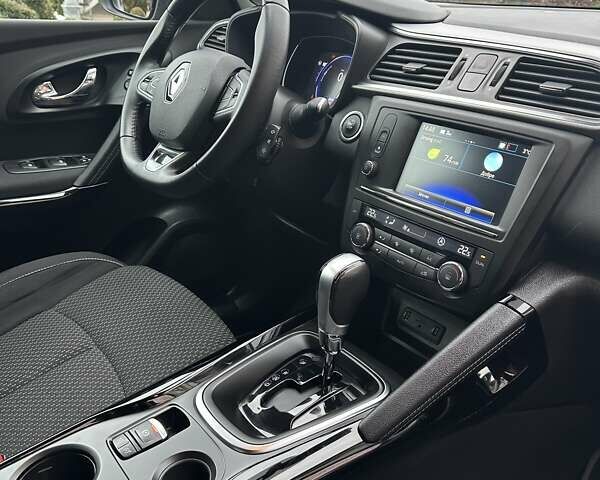 Серый Рено Kadjar, объемом двигателя 1.46 л и пробегом 152 тыс. км за 16999 $, фото 86 на Automoto.ua