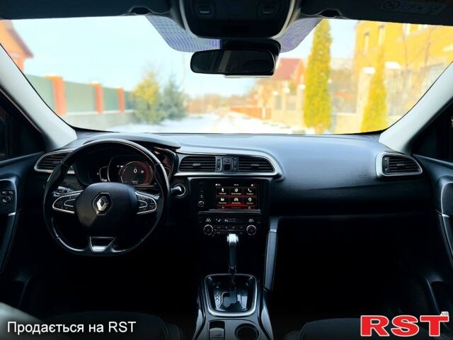 Серый Рено Kadjar, объемом двигателя 15 л и пробегом 64 тыс. км за 17300 $, фото 8 на Automoto.ua
