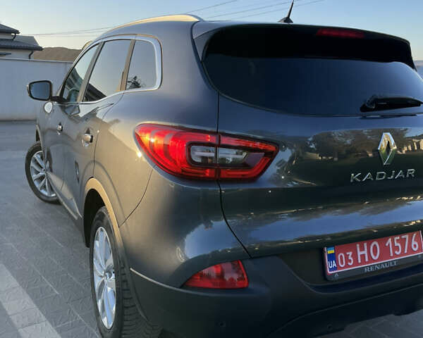 Серый Рено Kadjar, объемом двигателя 1.5 л и пробегом 195 тыс. км за 15700 $, фото 11 на Automoto.ua