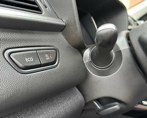 Серый Рено Kadjar, объемом двигателя 1.46 л и пробегом 152 тыс. км за 16999 $, фото 58 на Automoto.ua