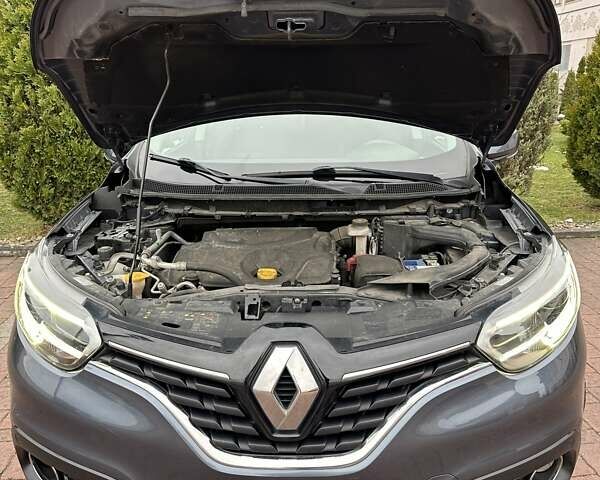 Серый Рено Kadjar, объемом двигателя 1.46 л и пробегом 152 тыс. км за 16999 $, фото 103 на Automoto.ua