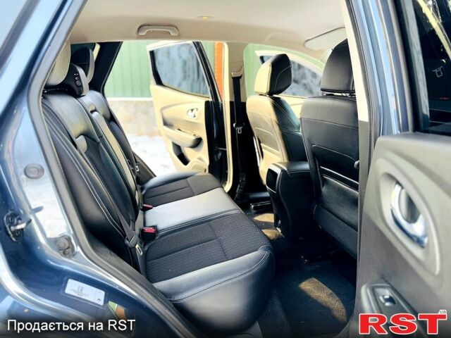 Серый Рено Kadjar, объемом двигателя 15 л и пробегом 64 тыс. км за 17300 $, фото 11 на Automoto.ua