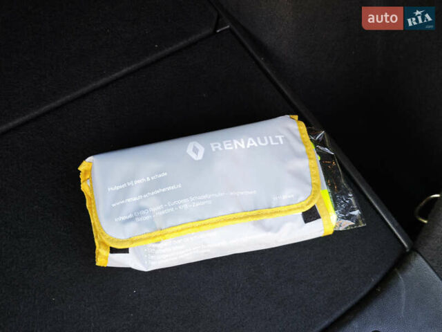 Серый Рено Kadjar, объемом двигателя 1.5 л и пробегом 153 тыс. км за 20499 $, фото 52 на Automoto.ua