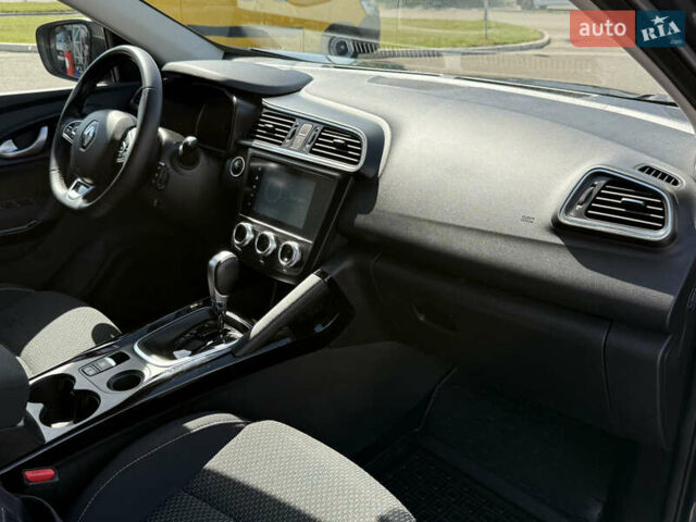 Серый Рено Kadjar, объемом двигателя 1.5 л и пробегом 184 тыс. км за 19100 $, фото 8 на Automoto.ua