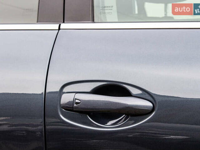 Серый Рено Kadjar, объемом двигателя 0 л и пробегом 77 тыс. км за 15900 $, фото 19 на Automoto.ua