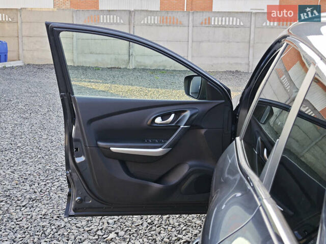 Серый Рено Kadjar, объемом двигателя 1.5 л и пробегом 153 тыс. км за 20499 $, фото 17 на Automoto.ua