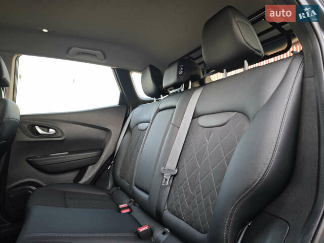 Серый Рено Kadjar, объемом двигателя 1.5 л и пробегом 153 тыс. км за 21300 $, фото 48 на Automoto.ua