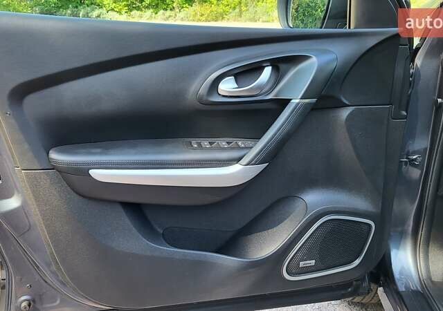Серый Рено Kadjar, объемом двигателя 1.7 л и пробегом 171 тыс. км за 19900 $, фото 17 на Automoto.ua