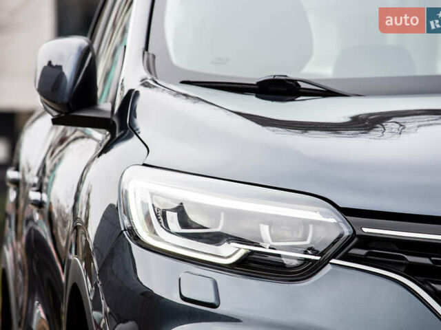 Серый Рено Kadjar, объемом двигателя 0 л и пробегом 77 тыс. км за 15900 $, фото 7 на Automoto.ua