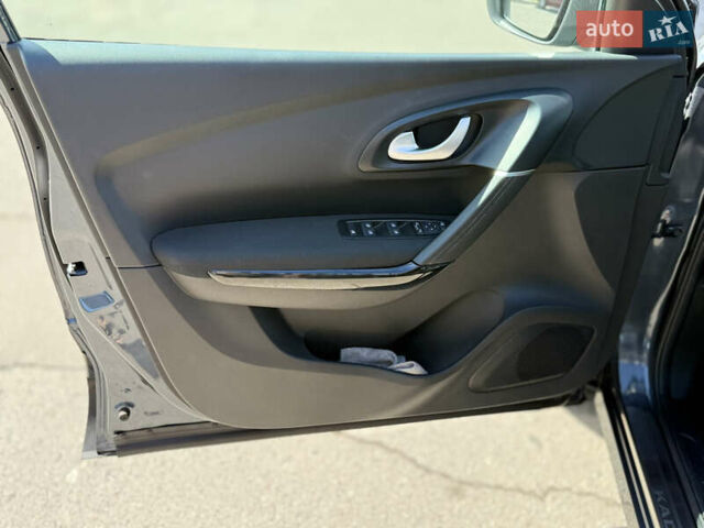 Серый Рено Kadjar, объемом двигателя 1.5 л и пробегом 184 тыс. км за 19100 $, фото 12 на Automoto.ua