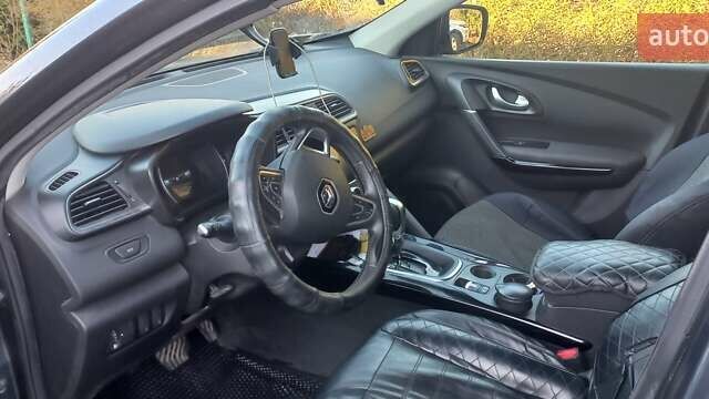 Серый Рено Kadjar, объемом двигателя 1.46 л и пробегом 145 тыс. км за 20000 $, фото 2 на Automoto.ua