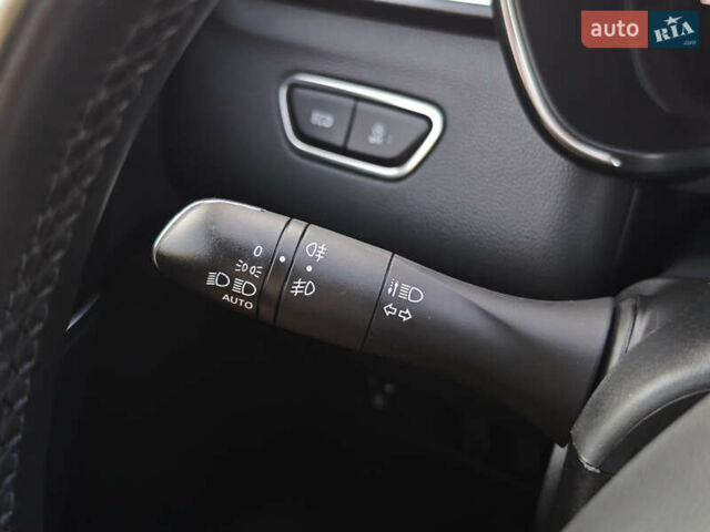 Серый Рено Kadjar, объемом двигателя 1.5 л и пробегом 153 тыс. км за 20499 $, фото 31 на Automoto.ua