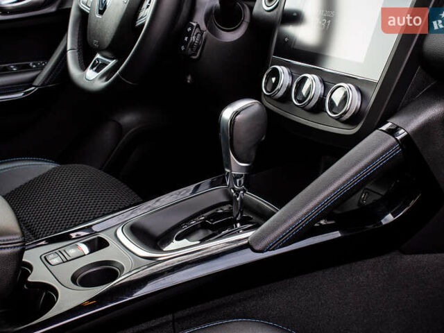 Серый Рено Kadjar, объемом двигателя 0 л и пробегом 77 тыс. км за 15900 $, фото 39 на Automoto.ua